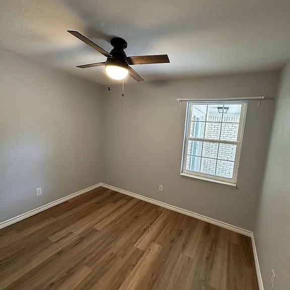 105 E Cherokee Dr — Photo 17