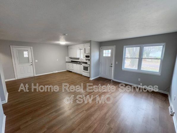 1164 S Hillcrest Ave