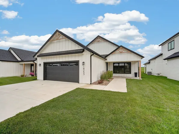 18253 Dooley Dr, Clive, IA 50325