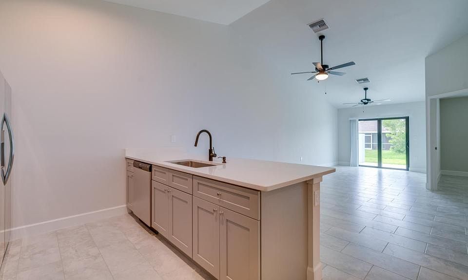 1st image of 4604 SW 8th Ct