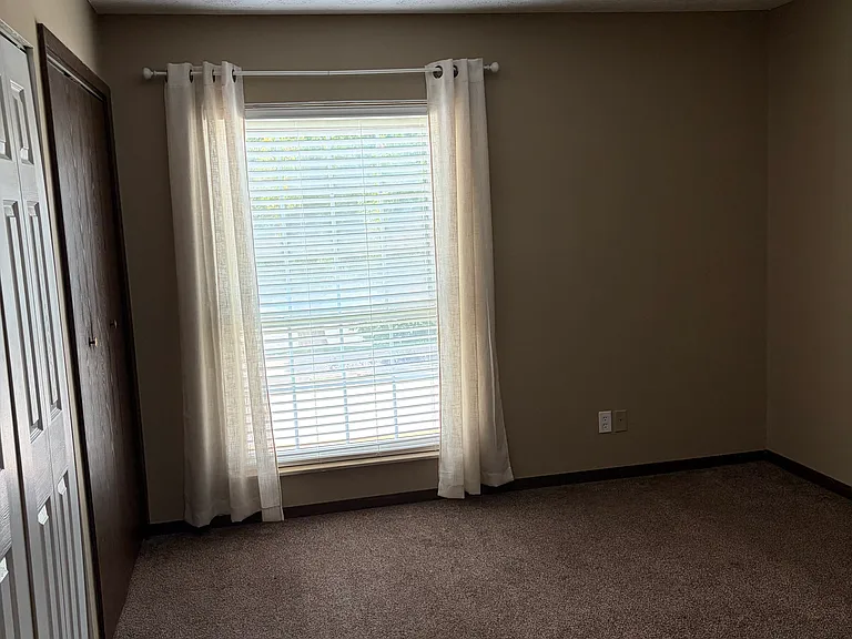 812 Kanawha Blvd W — Photo 5