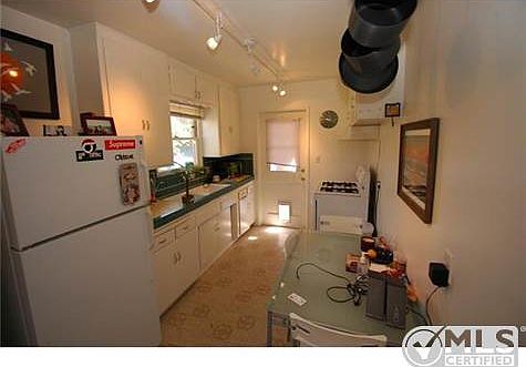 5th image of 8531-33 Alpine Ave