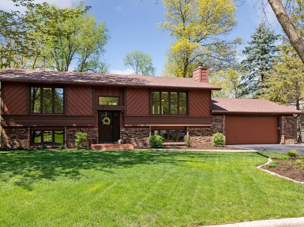 1201 Birch Dr, Hudson, WI 54016