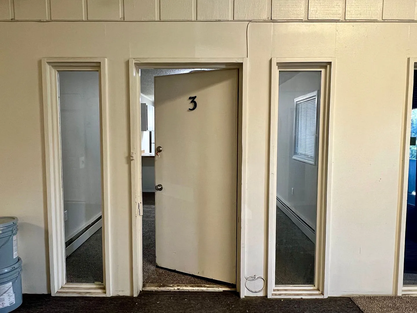 648 E Dowling - JM70/30 — Photo 2