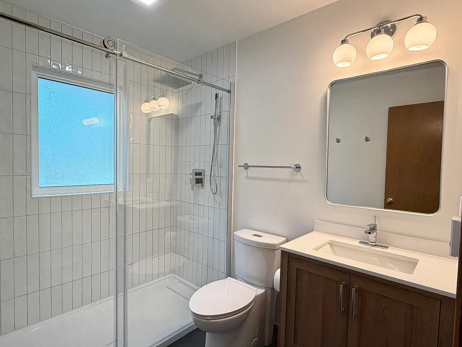3 bed, 1150 sqft, $1,816 — Photo 3