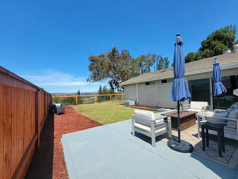 7620 Lone Star St — Photo 36