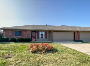 221 Wakefield Dr, Anderson, IN 46013