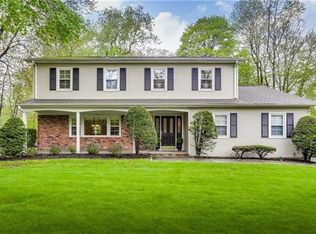 11 Gerlach Dr, New City, NY 10956