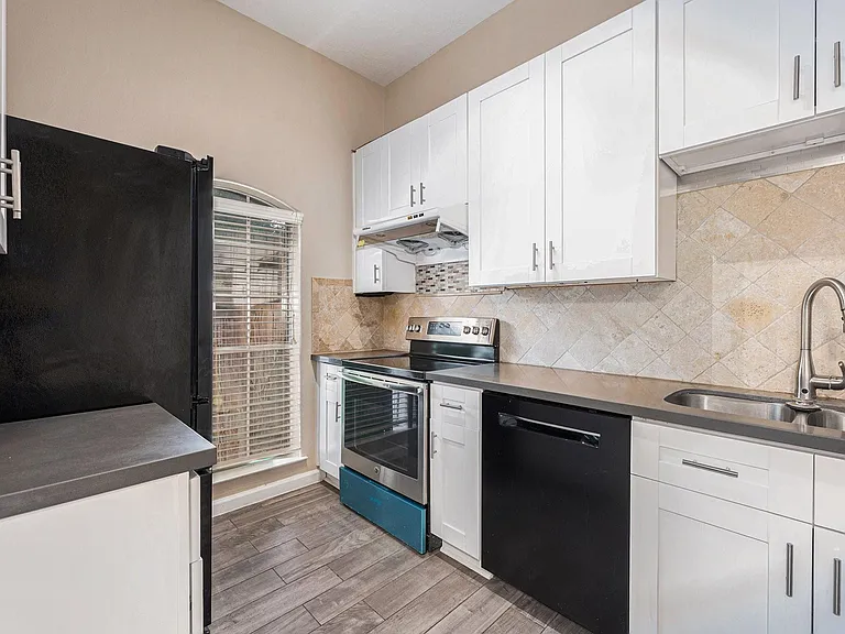 2710 Grants Lake Blvd #E3 — Photo 7