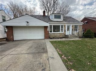 2412 N Taylor Rd, Cleveland Heights, OH