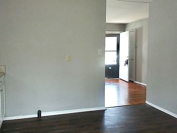 4th image of 345 Glenrock Dr