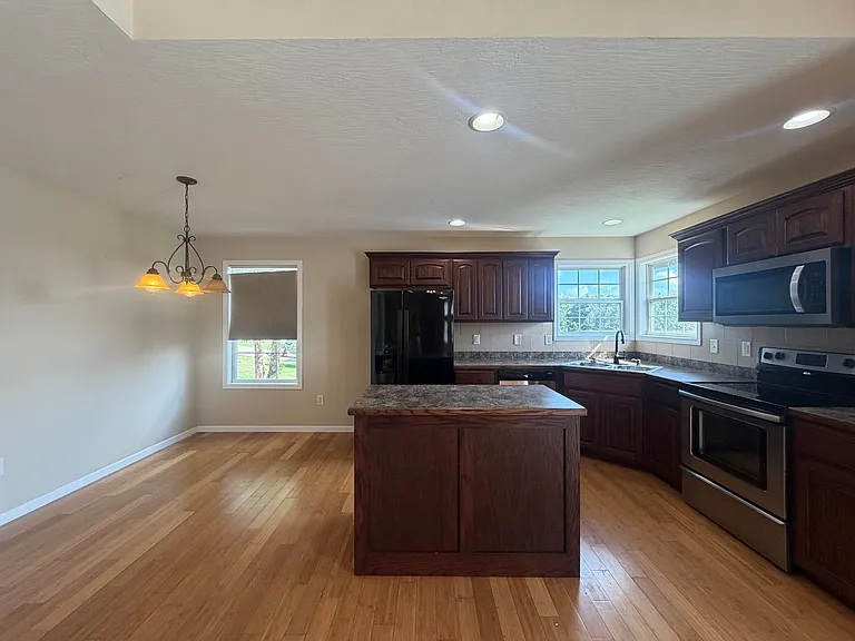 161 Lyle Curtis Cir — Photo 6