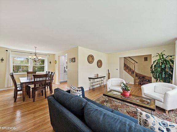 4th image of 202 S Dwyer Ave