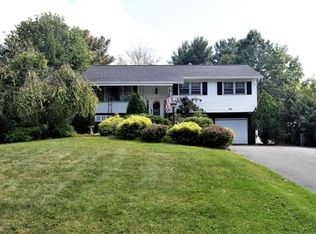 60 Old Queens Blvd, Manalapan, NJ 07726