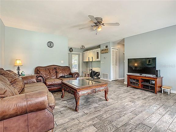 4th image of 19452 E Umatilla Blvd