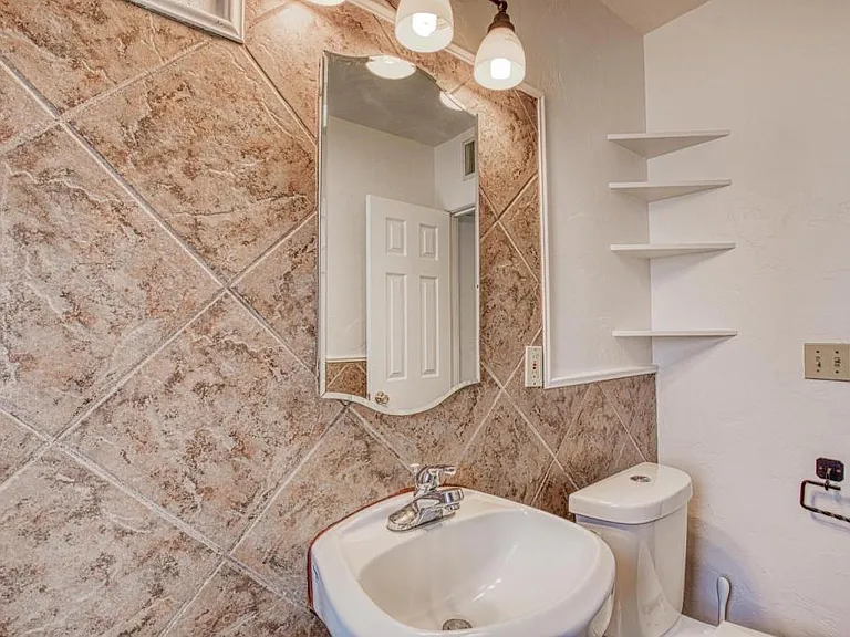 1304 E Linden St #1 — Photo 37