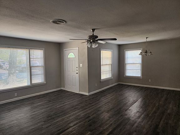 4th image of 4901 Trail Lake Dr