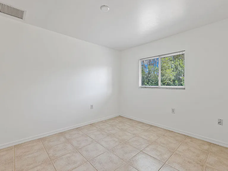 221 Meadow Rd — Photo 16