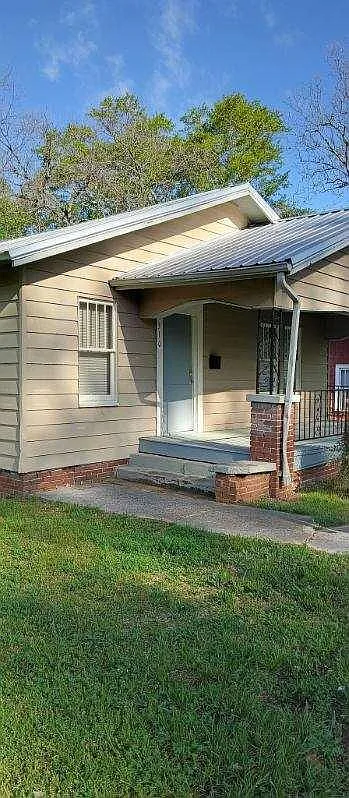 3 bed, 1000 sqft, $1,050 — Photo 4