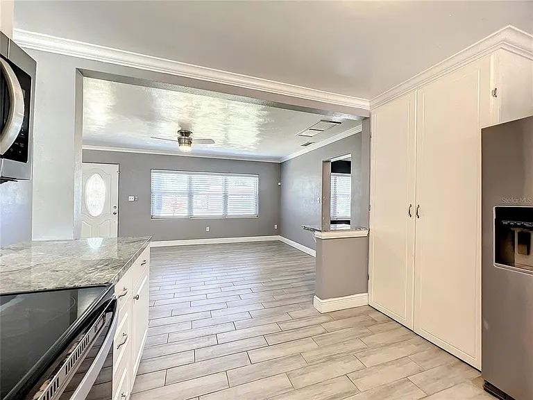 1006 E 11th Ave — Photo 12