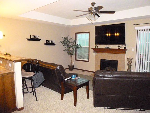 3rd image of 3001 Oakwood Dr