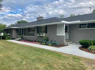 417 Rust Park Dr, Grand Blanc, MI 48439