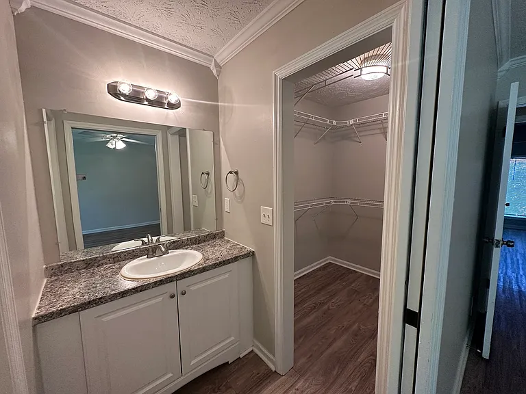 6855 Oakland Dr — Photo 30