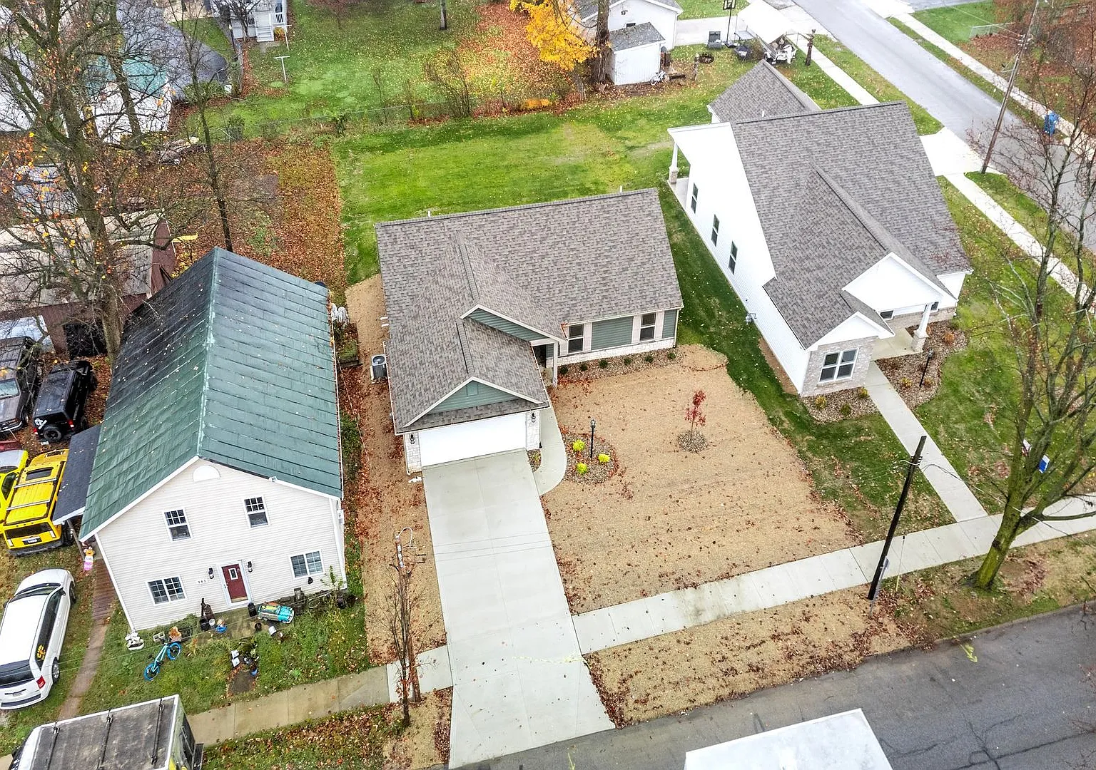 New Build w/ Attached Garage and Tons of Space — Photo 4