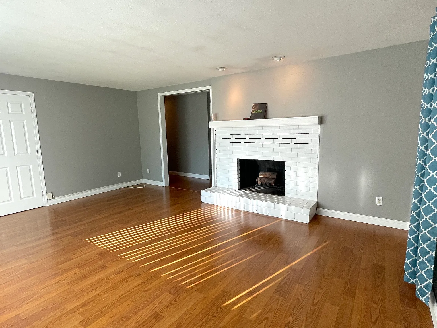 4 bed, 2560 sqft, $2,700 — Photo 3