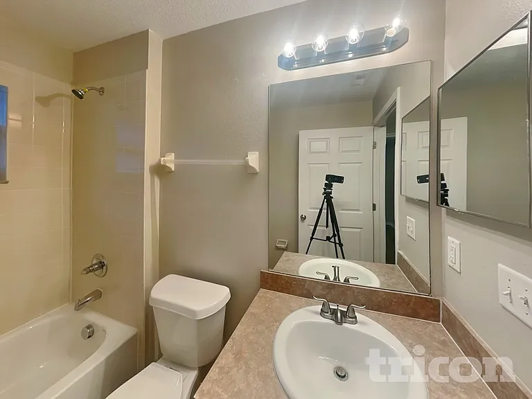 15542 Florida Breeze Loop — Photo 12