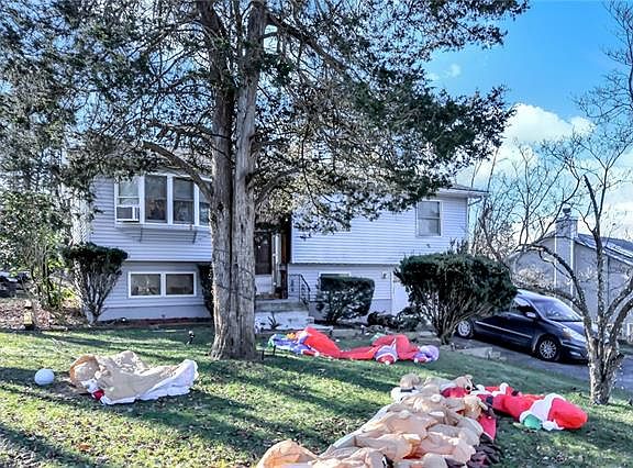 5th image of 8 Houston Ave