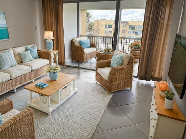 6090 NW 64th Ave APT 310, Fort Lauderdale, FL 33319