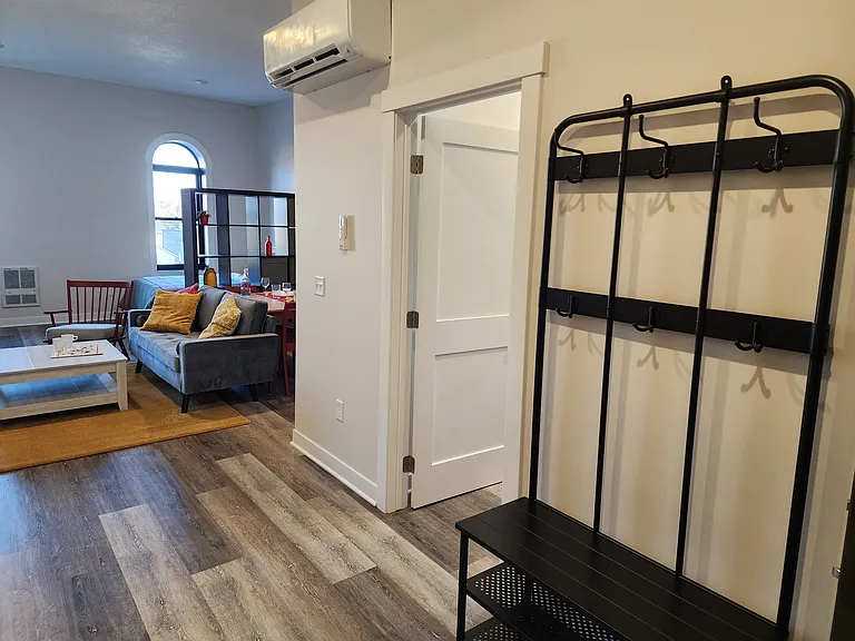 121 Main St S — Photo 9