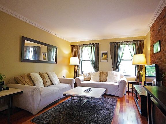 2nd image of 133 Grand St #201