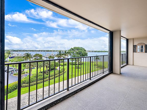 2nd image of 136 Lakeshore Drive #511