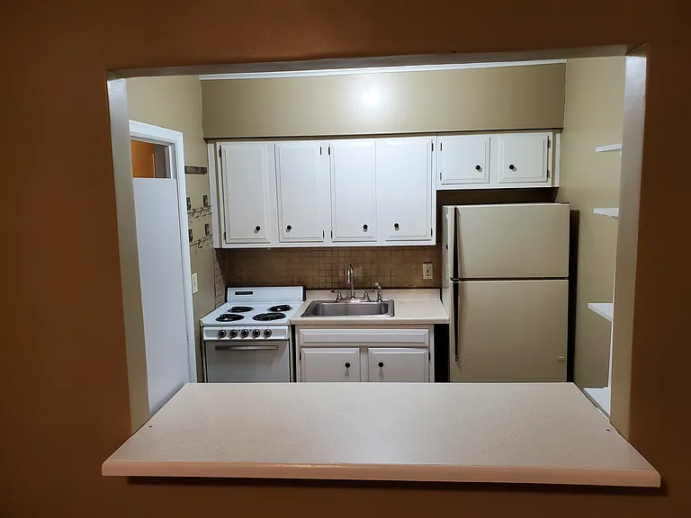 1759 Pleasant St #1 — Photo 6