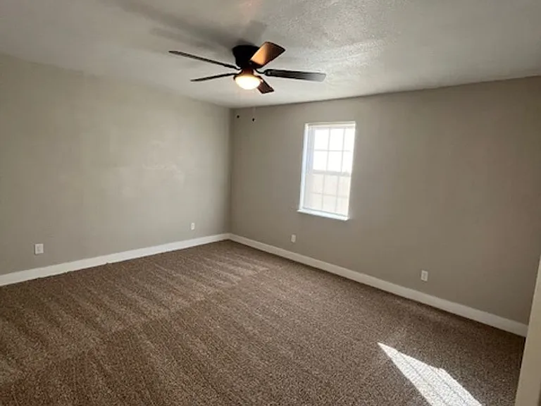 1457 Green St — Photo 7