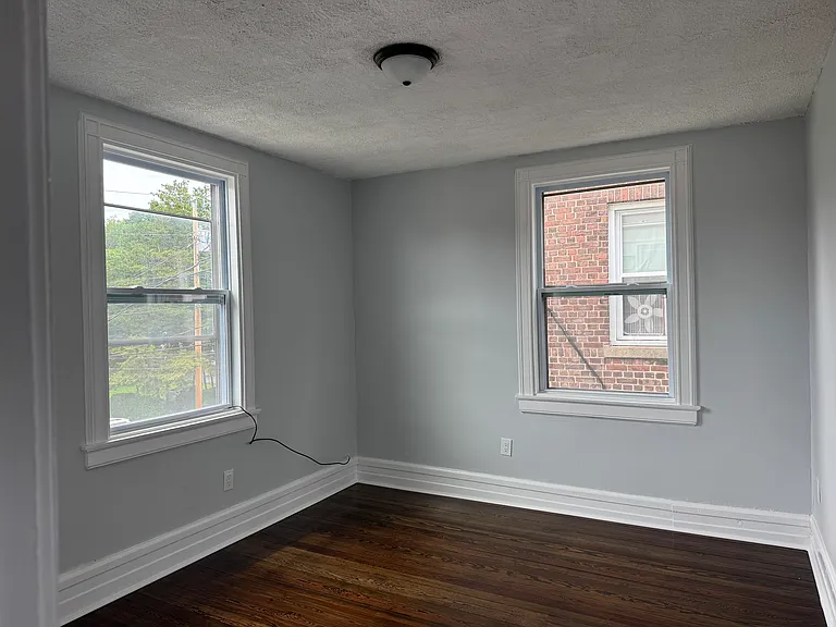 410 Willow St — Photo 13