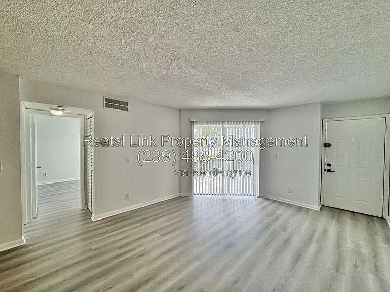 150 Santa Clara Dr #5 — Photo 4