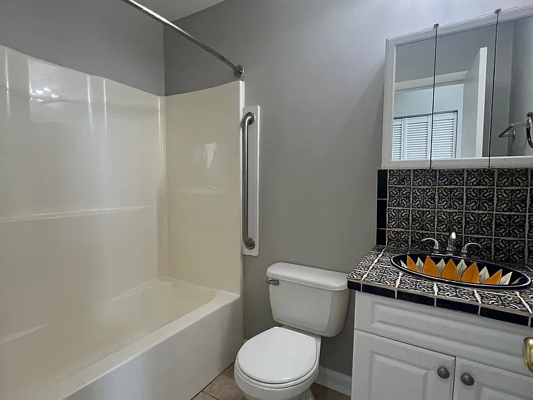 1408 W Franklin St #2 — Photo 9