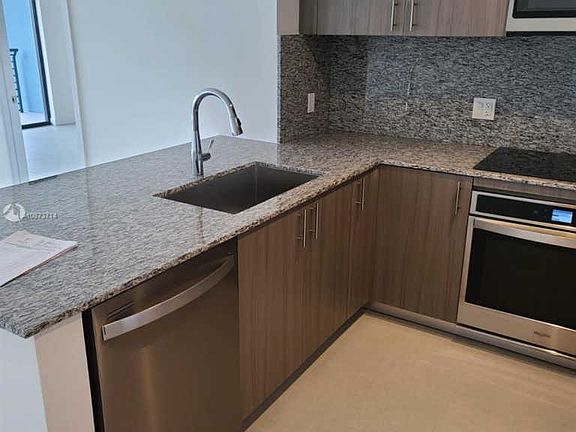 4th image of 5350 NW 84th Ave #1105
