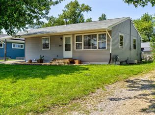 202 Sharon Ave, Marshalltown, IA 50158