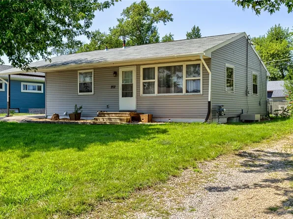 202 Sharon Ave, Marshalltown, IA 50158