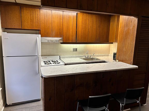 2nd image of 5713 Elwood St APT 14