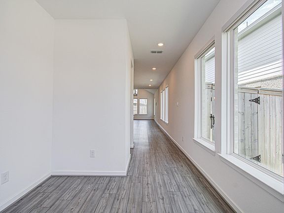 5th image of 22122 Ingham Bluff Ln