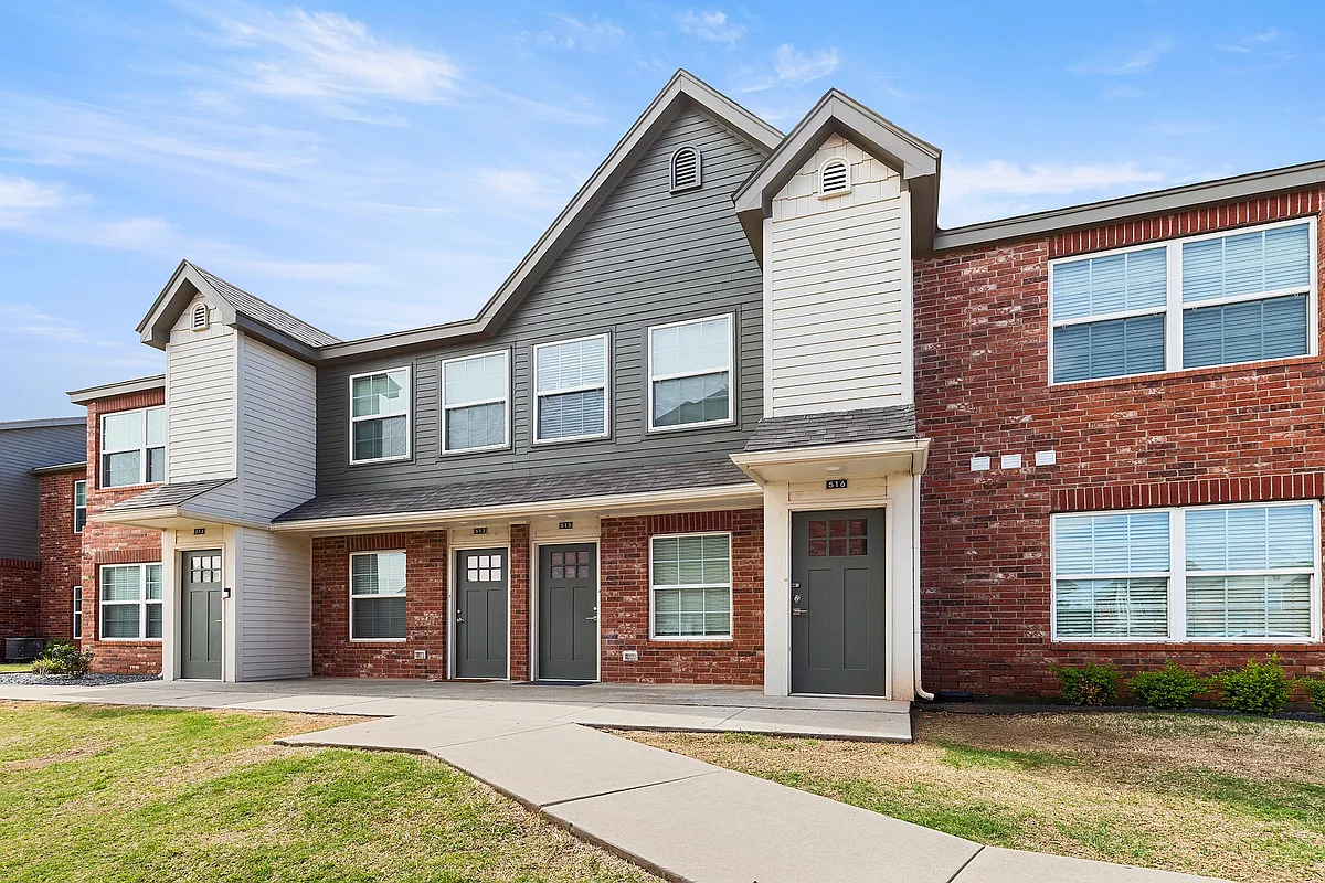 Building Photo - Pointe at North Penn