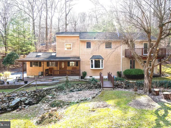 2105 Weisstown Rd, Boyertown, PA 19512