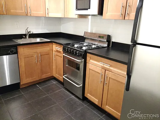 Rented by City Connections Realty | media 7