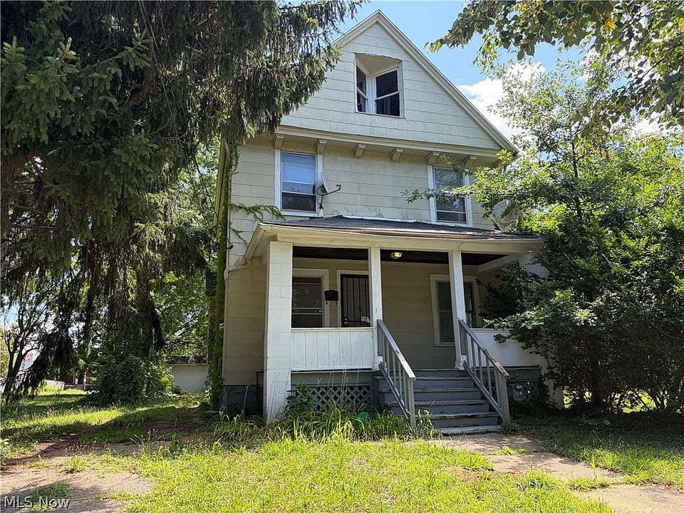 1st image of 945 E 149th St