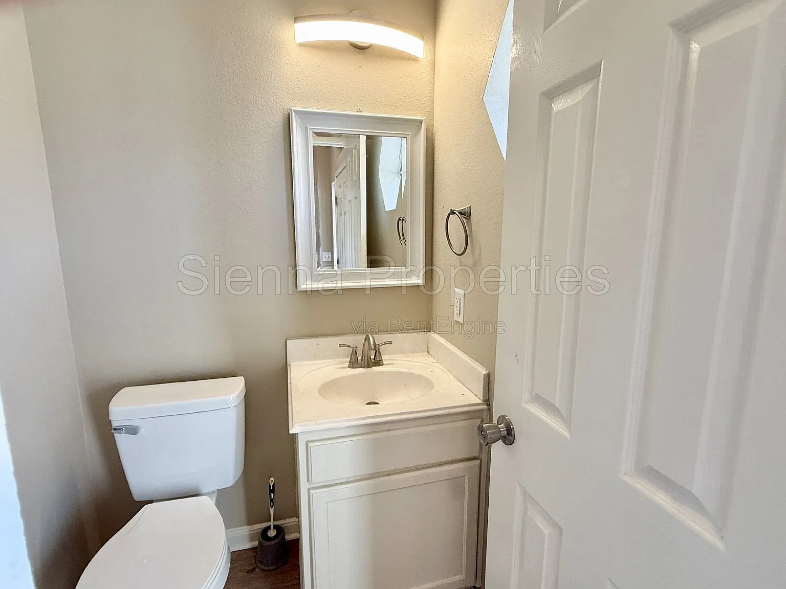 3 bed, 2.5 bath, 2020 sqft, $2,000 — Photo 4